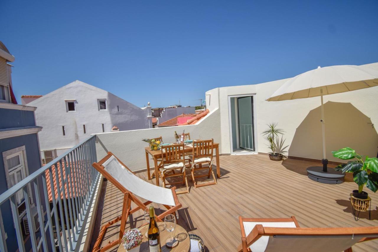 Central & Stylish 2 Bedroom Apartment W/ Balcony カスカイス エクステリア 写真