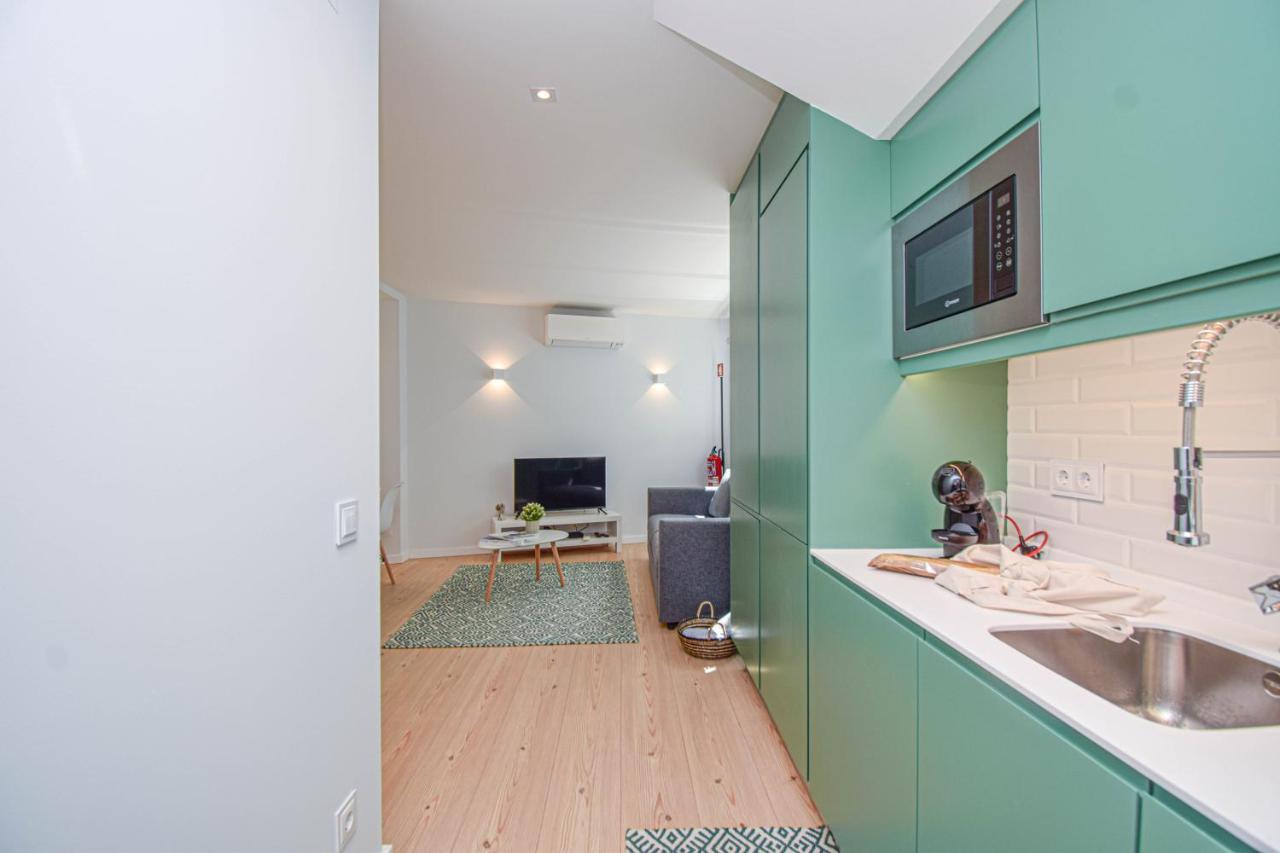 Central & Stylish 2 Bedroom Apartment W/ Balcony カスカイス エクステリア 写真