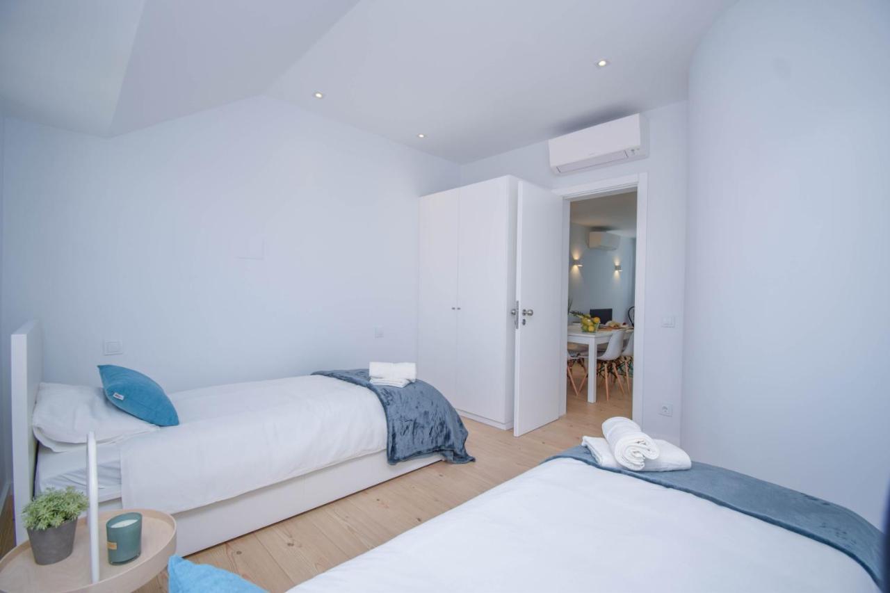 Central & Stylish 2 Bedroom Apartment W/ Balcony カスカイス エクステリア 写真
