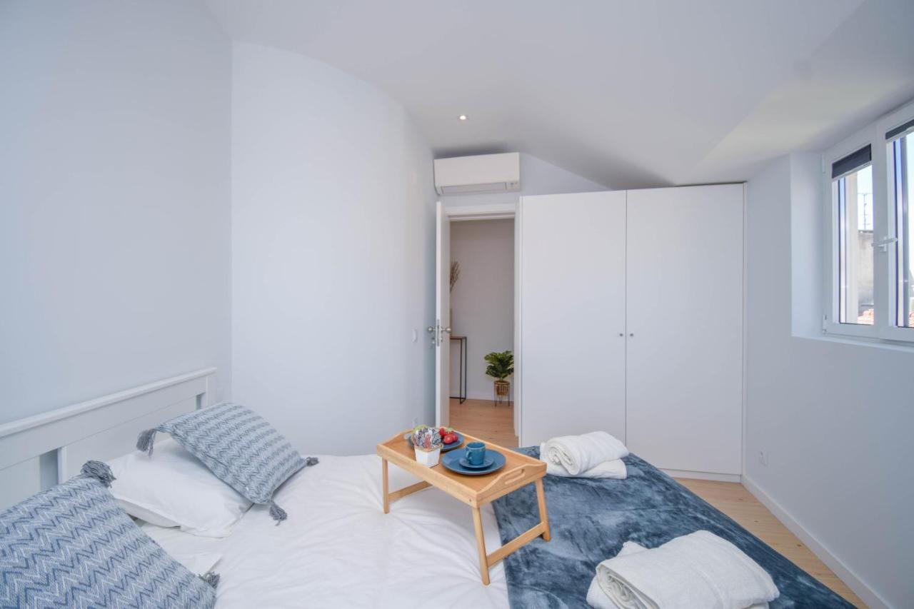 Central & Stylish 2 Bedroom Apartment W/ Balcony カスカイス エクステリア 写真