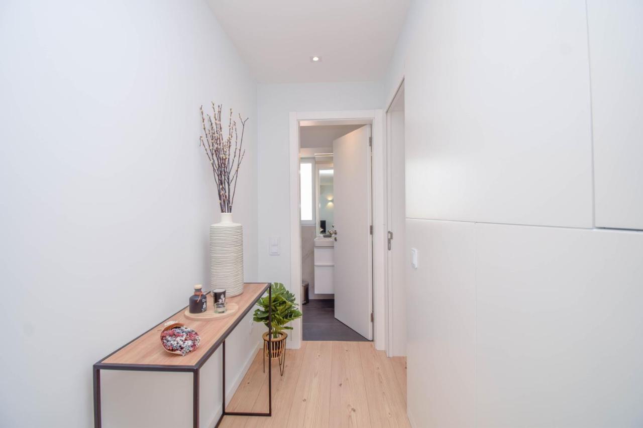 Central & Stylish 2 Bedroom Apartment W/ Balcony カスカイス エクステリア 写真