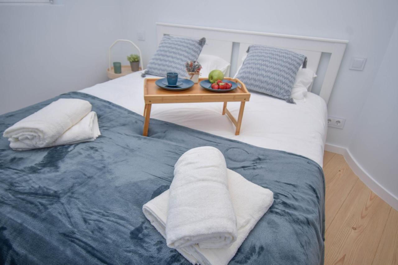 Central & Stylish 2 Bedroom Apartment W/ Balcony カスカイス エクステリア 写真