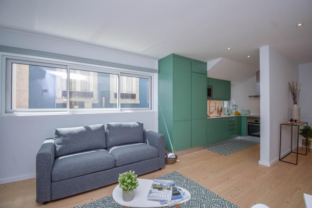 Central & Stylish 2 Bedroom Apartment W/ Balcony カスカイス エクステリア 写真