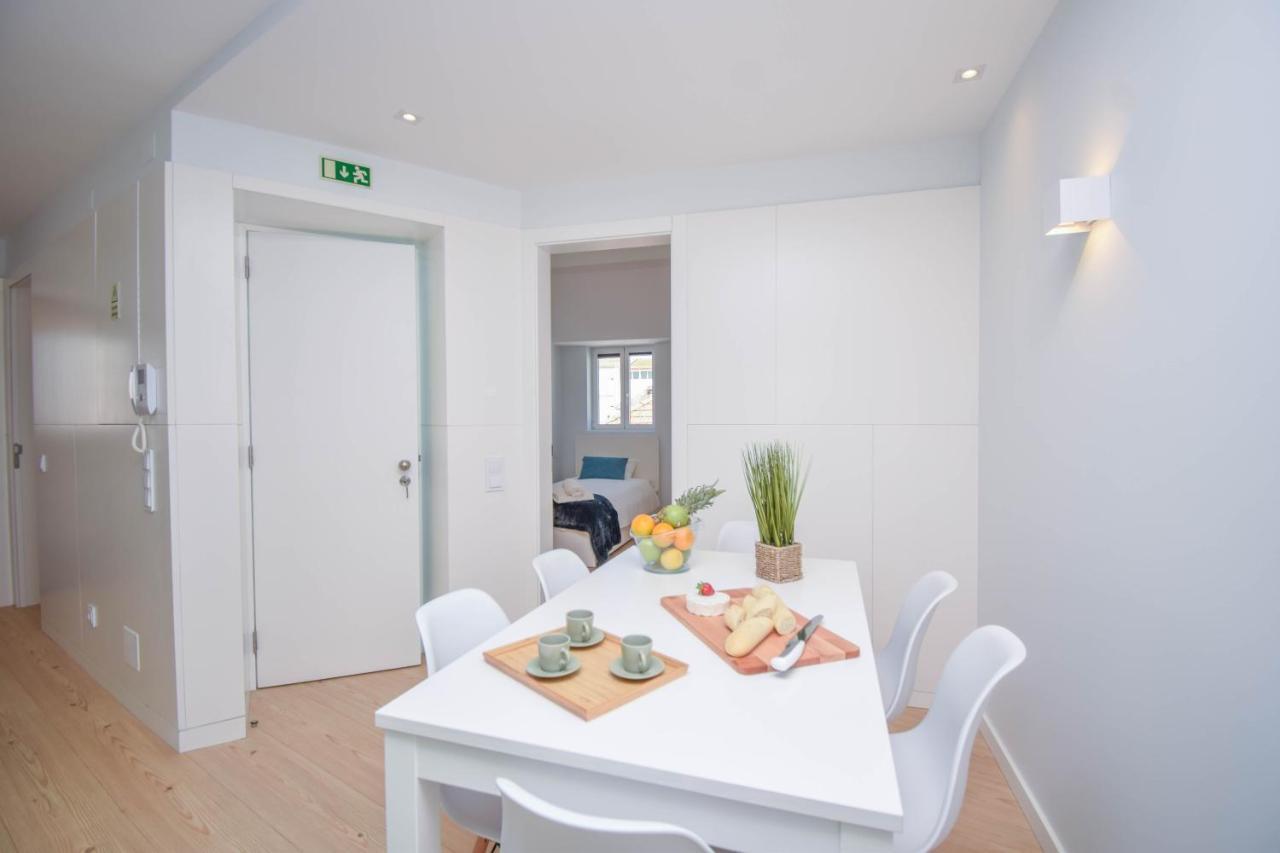Central & Stylish 2 Bedroom Apartment W/ Balcony カスカイス エクステリア 写真